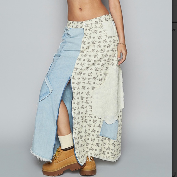 POL Light Wash Denim Floral Print Stretchy waist Zip Maxi Skirt - Picture 2 of 5